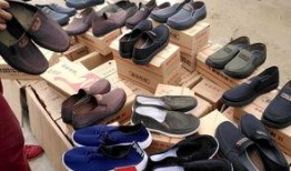 爆料卖鞋大叔是谁啊视频,网络爆红“卖鞋大叔”身份之谜